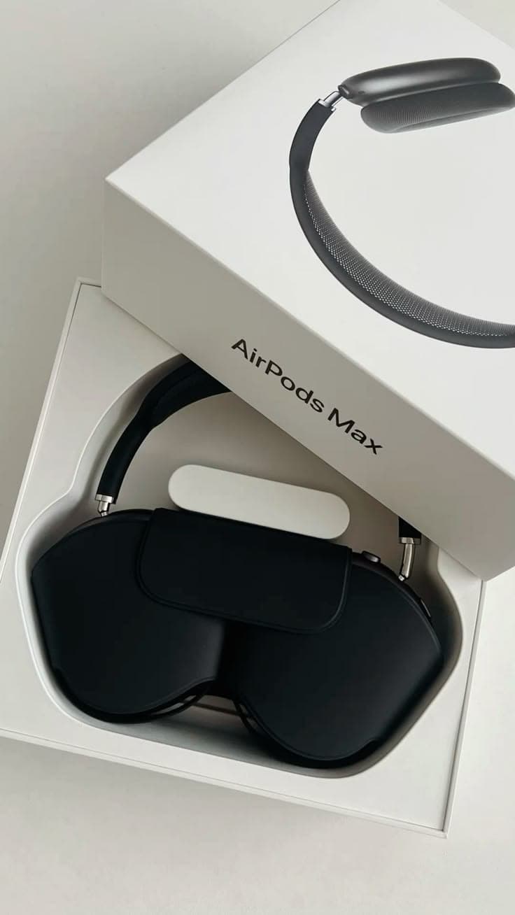 AirPods Max — view 2