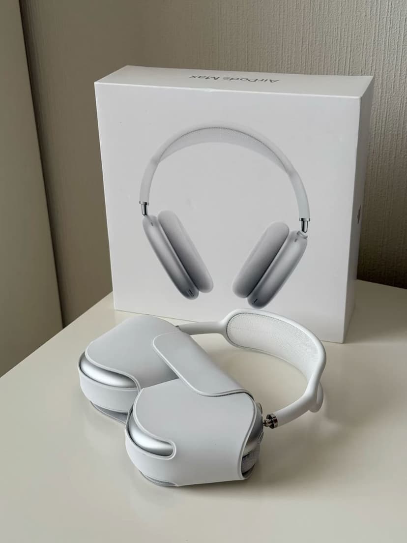 AirPods Max — view 4