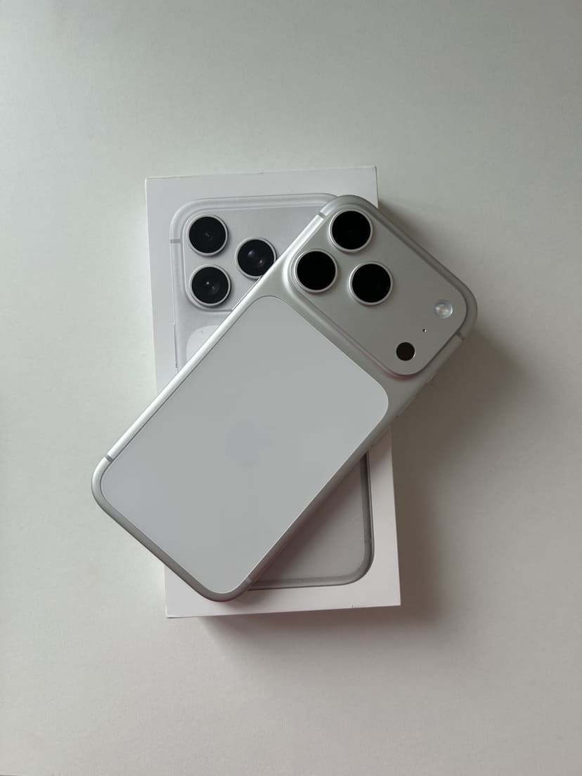 iPhone 17 Pro Max — view 1